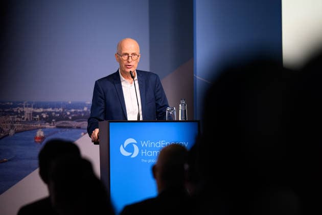 WindEnergy Hamburg Peter Tschentscher Hamburg, Germany Hamburg s First Mayor Peter Tschentscher (SPD) speaks at the opening of WindEnergy Hamburg at the Hamburg Messe exhibition grounds in Hamburg, Germany 20260922_Z9B_6947
