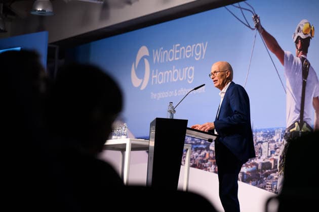 WindEnergy Hamburg Peter Tschentscher Hamburg, Germany Hamburg s First Mayor Peter Tschentscher (SPD) speaks at the opening of WindEnergy Hamburg at the Hamburg Messe exhibition grounds in Hamburg, Germany 20260922_Z9B_6997