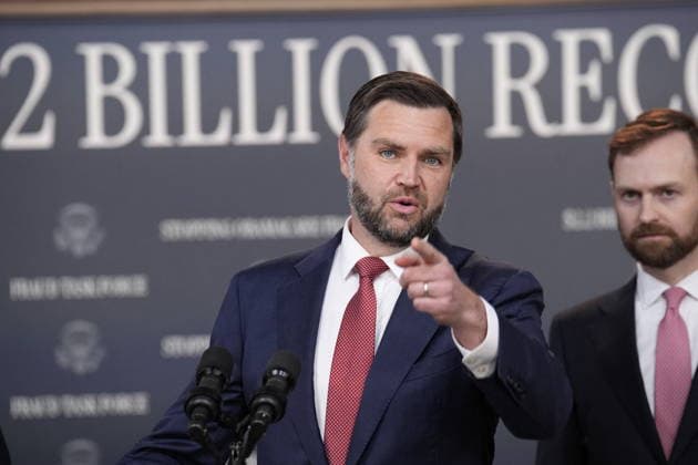 September 22, 2026, Washington, District Of Columbia, USA: United States Vice President JD Vance holds a press conference in the South Court Auditorium in the Eisenhower Executive Office Building on the White House Campus in Washington, DC, USA, on September 22, 2026 Washington USA - ZUMAs152 20260922_faa_s152_350 Copyright: xYurixGripasx-xPoolxviaxCNPx