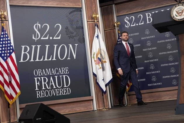 September 22, 2026, Washington, District Of Columbia, USA: United States Vice President JD Vance arrives to hold a press conference in the South Court Auditorium in the Eisenhower Executive Office Building on the White House Campus in Washington, DC, USA, on September 22, 2026 Washington USA - ZUMAs152 20260922_faa_s152_352 Copyright: xYurixGripasx-xPoolxviaxCNPx