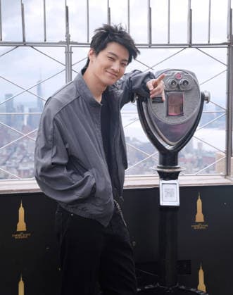 September 22, 2026, New York, Ny, United States: Jay B visits the Empire State Building in Celebration of the 2026 Tape: Roots Tour. Held at Empire State Building in New York. Kashon Bussa Jones Zuma Press September 22, 2026. New York United States - ZUMAp281 20260922_zea_p281_013 Copyright: xPhotoxImagexPressx