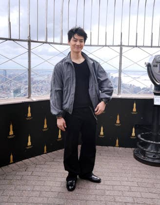 September 22, 2026, New York, Ny, United States: Jay B visits the Empire State Building in Celebration of the 2026 Tape: Roots Tour. Held at Empire State Building in New York. Kashon Bussa Jones Zuma Press September 22, 2026. New York United States - ZUMAp281 20260922_zea_p281_004 Copyright: xPhotoxImagexPressx