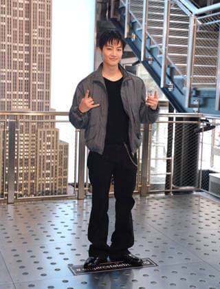 September 22, 2026, New York, Ny, United States: Jay B visits the Empire State Building in Celebration of the 2026 Tape: Roots Tour. Held at Empire State Building in New York. Kashon Bussa Jones Zuma Press September 22, 2026. New York United States - ZUMAp281 20260922_zea_p281_024 Copyright: xPhotoxImagexPressx