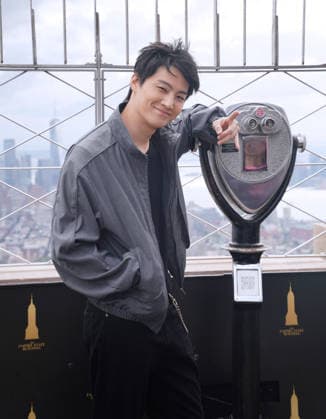 September 22, 2026, New York, Ny, United States: Jay B visits the Empire State Building in Celebration of the 2026 Tape: Roots Tour. Held at Empire State Building in New York. Kashon Bussa Jones Zuma Press September 22, 2026. New York United States - ZUMAp281 20260922_zea_p281_016 Copyright: xPhotoxImagexPressx