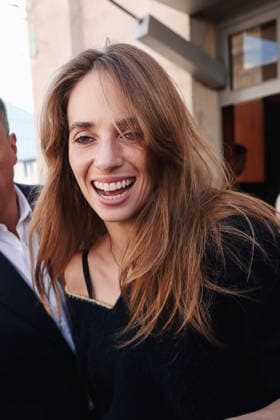 IPA88849578 - Milan, Arrivals at the Prada fashion show during Milan Fashion Week: Women s Collection Spring Summer 2027 - Women s Fashion, Spring Summer 2027. Pictured: Maya Hawke  Copyright: xAlessandroxBremecx xx IPA88849578