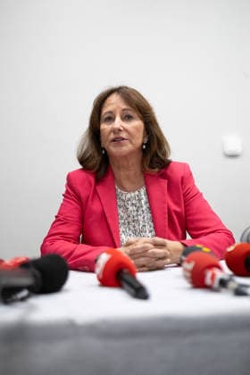 Segolene Royal Campaign meeting for the PS Primary - Alfortville Candidate in the Socialist (PS) and centre-left Place Publique (PP) parties primary ahead of France s 2027 presidential election Segolene Royal speaks to the press during her campaign meeting in Alfortville, suburbs of Paris on September 22, 2026. Photo by Raphael Lafargue ABACAPRESS.COM Alfortville France  Copyright: xLafarguexRaphael ABACAx