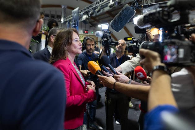 Segolene Royal Campaign meeting for the PS Primary - Alfortville Candidate in the Socialist (PS) and centre-left Place Publique (PP) parties primary ahead of France s 2027 presidential election Segolene Royal speaks to the press during her campaign meeting in Alfortville, suburbs of Paris on September 22, 2026. Photo by Raphael Lafargue ABACAPRESS.COM Alfortville France  Copyright: xLafarguexRaphael ABACAx