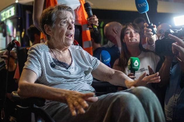 Rally against Maricarmen’s eviction and in defense of the right to housing in Madrid, Spain - 22 Sep 2026 Maricarmen attends an event organized by housing activists the day before her scheduled eviction from her home in Madrid. A rally held under the slogan Maricarmen Stays. The eviction of Maricarmen—an 87-year-old resident of Madrid’s Retiro neighborhood—is currently on temporary hold while the Tenants Union and local residents mobilize to prevent her ousting by a real estate investment fund. Madrid Spain Copyright: xDavidxCanalesx xSOPAxImagesx David-Canales-1453031