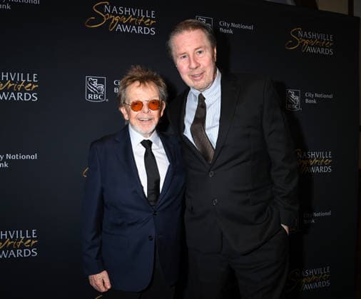 9th Annual Nashville Songwriter Awards Paul Williams and Bart Herbison arriving to the 9th Annual Nashville Songwriter Awards held at The Ryman Auditorium on September 22, 2026 in Nashville, TN. Nashville The Ryman Auditorium Tennessee USA Copyright: xTammiexArroyo AFF-USA.comx