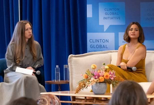 Chrissy Teigen Speaks at 2026 Clinton Global Initiative Conference Chrissy Teigen Speaks at 2026 Clinton Global Initiative Conference on Postpartum Depression, Chelsea Clinton Moderated, Hilton Hotel, NY. 22 Sep 2026 Pictured: Chrissy Teigen, Chelsea Clinton.  Copyright: xThexMegaxAgencyxMayer xMEGAx