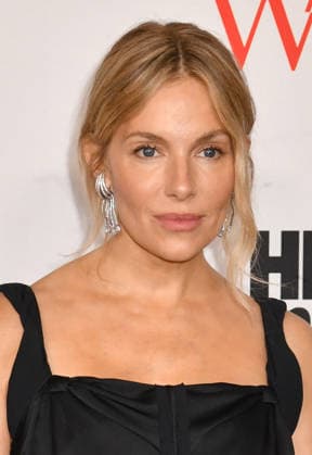 NEW YORK, NY - SEPTEMBER 22: Sienna Miller at the New York Red Carpet Premiere of the HBO Original Drama Series War on September 22, 2026 at the Perelman Performing Arts Center in New York City. Copyright: xmpi099 MediaPunchx
