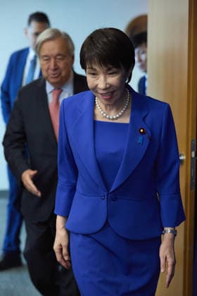 September 22, 2026, New York, New York, USA: Japanese Prime Minister Sanae Takaichi meets with UN Secretary-General Antonio Guterres during a photo opportunity at United Nations headquarters in New York City. New York USA - ZUMAs237 20260922_aap_s237_042 Copyright: xMarkxJ.xSullivanx