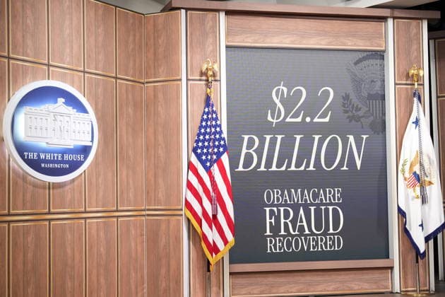 September 22, 2026, Washington, District Of Columbia, USA: United States Vice President JD Vance arrives to hold a press conference in the South Court Auditorium in the Eisenhower Executive Office Building on the White House Campus in Washington, DC, USA, on September 22, 2026 Washington USA - ZUMAs152 20260922_faa_s152_334 Copyright: xYurixGripasx-xPoolxviaxCNPx