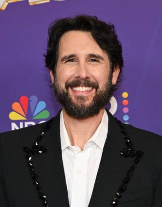 America™s Got Talent Season 21 - Finalist Red Carpet Josh Groban on the red carpet at America™s Got Talent Season 21 - Finalist held at the Hotel Dean on September 22, 2026 in Pasadena CA. Pasadena Hotel Dena California USA Copyright: xLISAxOConnorx xAFF-USA.comx