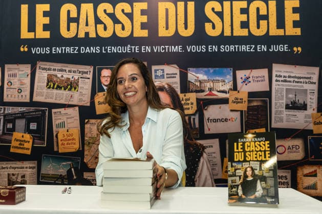 Sarah Knafo Book Signing - Bordeaux Sarah Knafo, French MEP for the Reconquête! party, signs copies of her book Le Casse du Siècle ( The Heist of the Century ) and speaks with readers during a book signing event at the Automobile Club du Sud-Ouest in Bordeaux, France, on September 22, 2026. Photo by Margot Le Gonidec ABACAPRESS.COM Bordeaux France  Copyright: xLexGonidecxMargot ABACAx