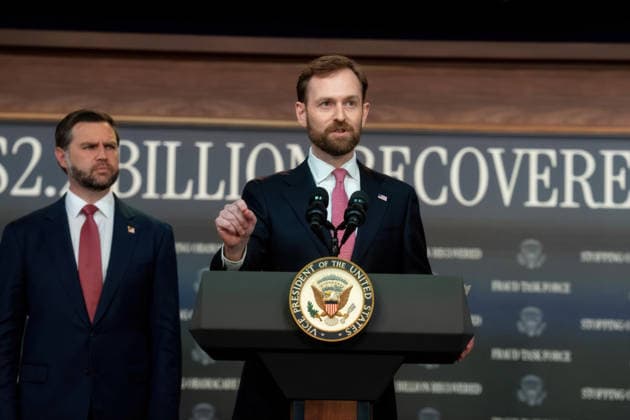 September 22, 2026, Washington, Dc, United States of America: Federal Trade Commission Chair Andrew Ferguson, right, remarks as U.S. Vice President J.D Vance, left, looks on during a news conference on alleged Affordable Care Act fraud at the White House Eisenhower Executive Office Building, September 22, 2026 in Washington, D.C. Vance announced over 750,000 people will be removed from the program for allegedly ineligible enrollment. Washington United States of America - ZUMAp138 20260922_zaa_p138_026 Copyright: xEmilyxJ.xHiggins WhitexHousex