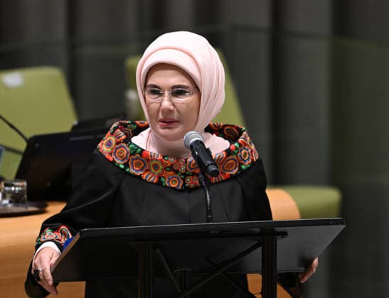 Emine Erdogan addresses at UN Headquarters NEW YORK, UNITED STATES - SEPTEMBER 22: Turkish First Lady and Chair of the UN Advisory Board of Eminent Persons on Zero Waste, Emine Erdogan, delivers remarks during the International Energy Agency (IEA) High-Level Energy Transition Solutions Dialogue at United Nations Headquarters in New York, United States, on September 22, 2026. Mehmet Ali Ozcan Anadolu New York United States. Editorial use only. Please get in touch for any other usage.  Copyright: x2026xAnadoluxMehmetxAlixOzcanx