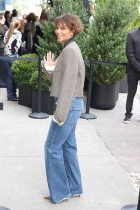 September 22, 2026, New York, New York, USA: Halle Berry arrives at the Chanel Through Her Lens Luncheon which took place at the Greenwich Hotel in New York City New York USA - ZUMAh16_ 20260922_zaf_h16_061 Copyright: xDanxHerrickx