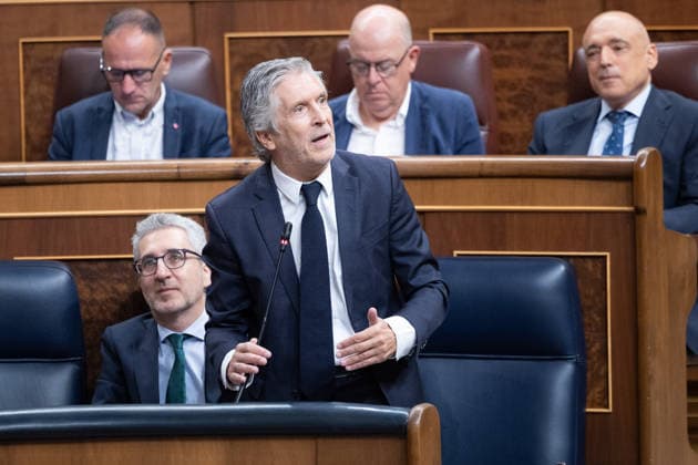 Marlaska and Robles Focus the Question Period in Congress Interior Minister Fernando Grande Marlaska during a question period for the government in the Congress of Deputies on September 23, 2026, in Madrid, Spain. The government faces another question period that once again centers on its handling of the migration crisis in Ceuta, with seven questions and two urgent interpellations. The Interior Minister and the Defense Minister will bear the brunt of the congressional scrutiny, although the opposition will also question other ministers. Following the question period, Congress will debate and vote on the ratification of emergency economic measures. SEPTEMBER 23, 2026 Jesús Hellí Spain  Copyright: xJesusxHellinx 7793116