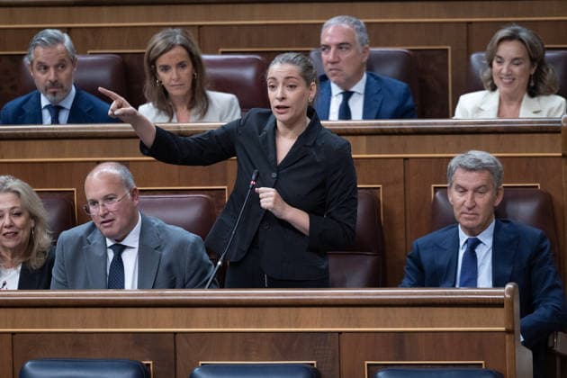 Marlaska and Robles Focus the Question Period in Congress The PP spokesperson in the Congress of Deputies, Ester Munoz, during a question period with the government in the Congress of Deputies on September 23, 2026, in Madrid, Spain. The government faces a new question period that once again centers on the handling of the migration crisis in Ceuta, with seven questions and two urgent interpellations. The Minister of the Interior and the Minister of Defense will bear the brunt of Congress’s scrutiny, although the opposition will also question other ministers. Following the question period, Congress will debate and vote on the ratification of emergency economic measures. SEPTEMBER 23, 2026 Jesús Hellí Spain  Copyright: xJesusxHellinx 7793118