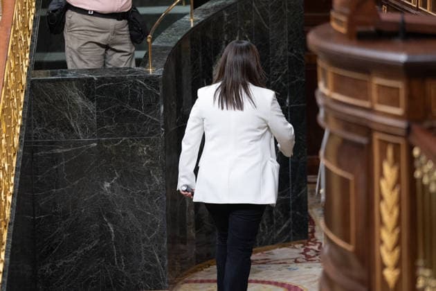 Marlaska and Robles Focus the Question Period in Congress PP Representative Ana Vázquez, after being expelled for carrying a can of pepper spray during a question period directed at the government in the Congress of Deputies on September 23, 2026, in Madrid, Spain. The government faces a new question period that once again centers on its handling of the migration crisis in Ceuta, with seven questions and two urgent interpellations. The Minister of the Interior and the Minister of Defense will bear the brunt of the congressional scrutiny, although the opposition will also question other ministers. After the question period, Congress will debate and vote on the approval of emergency economic measures. SEPTEMBER 23, 2026 Jesús Hellí Spain  Copyright: xJesusxHellinx 7793146