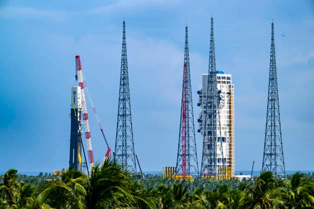 WENCHANG, CHINA - SEPTEMBER 23: A general view shows construction work underway on the dedicated launch pad for the Long March 10A carrier rocket at the Wenchang Spacecraft Launch Site on September 23, 2026 in Wenchang, Hainan Province of China.  Copyright: xVCGx 111668959013
