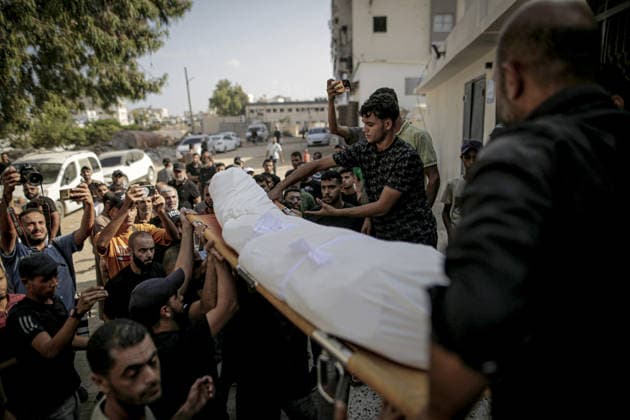 Two Palestinians killed in Israeli attack in Gaza GAZA CITY, GAZA, PALESTINE - SEPTEMBER 23: Bodies of two Palestinians, killed in an Israeli attack in the Al-Nafaq area, are taken to the morgue at Al-Shifa Hospitalfor funeral preparations in Gaza City, Gaza, Palestine on September 23, 2026. Saeed M. M. T. Jaras Anadolu Gaza City Gaza. Editorial use only. Please get in touch for any other usage.  Copyright: x2026xAnadoluxSaeedxM.xM.xT.xJarasx
