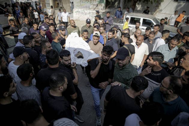 Two Palestinians killed in Israeli attack in Gaza GAZA CITY, GAZA, PALESTINE - SEPTEMBER 23: (EDITOR S NOTE: Image depicts death) Bodies of two Palestinians, killed in an Israeli attack in the Al-Nafaq area, are taken to the morgue at Al-Shifa Hospitalfor funeral preparations in Gaza City, Gaza, Palestine on September 23, 2026. Saeed M. M. T. Jaras Anadolu Gaza City Gaza. Editorial use only. Please get in touch for any other usage.  Copyright: x2026xAnadoluxSaeedxM.xM.xT.xJarasx