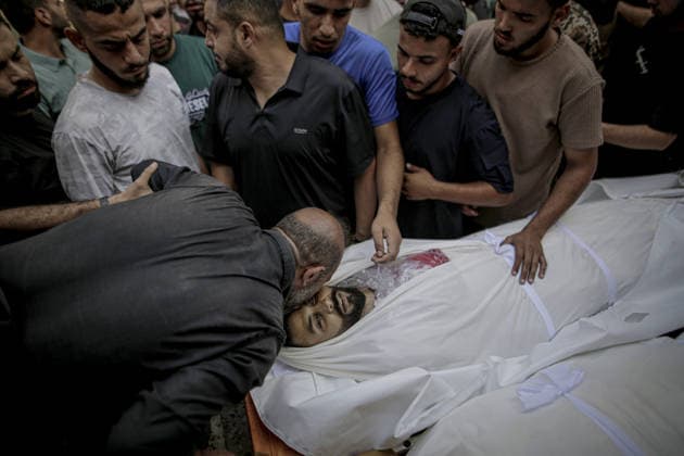 Two Palestinians killed in Israeli attack in Gaza GAZA CITY, GAZA, PALESTINE - SEPTEMBER 23: (EDITOR S NOTE: Image depicts death) Bodies of two Palestinians, killed in an Israeli attack in the Al-Nafaq area, are taken to the morgue at Al-Shifa Hospitalfor funeral preparations in Gaza City, Gaza, Palestine on September 23, 2026. Saeed M. M. T. Jaras Anadolu Gaza City Gaza. Editorial use only. Please get in touch for any other usage.  Copyright: x2026xAnadoluxSaeedxM.xM.xT.xJarasx