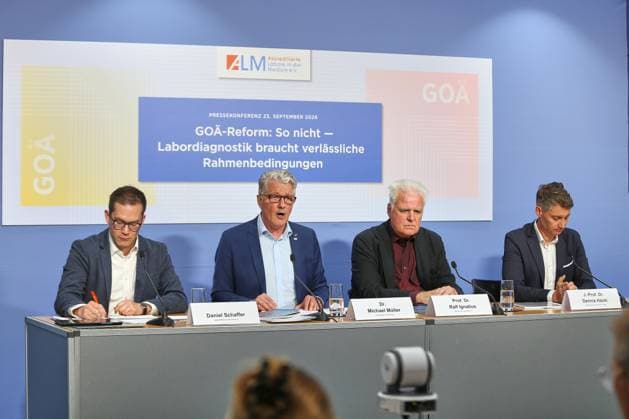 Berlin, Germany, September 23, 2026, House of the Federal Press Conference, Press Conference: Accredited Laboratories in Medicine e.V., GOÄ Reform: Not Like This —Laboratory Diagnostics Needs Reliable Framework Conditions. L R Daniel Schaffer, Managing Director of ALM e.V., Michael Müller, Chairman of ALM e.V., Ralf Ignatius, Chairman of BÄMI e.V., D Copyright: xdtsxNachrichtenagenturx dts_136064