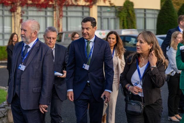 Moreno is participating this Wednesday in Ireland in the meeting of the European Committee of the Regions. The president of the Regional Government of Andalusia, Juanma Moreno, upon his arrival at the meeting of the Bureau of the Committee of the Regions (CoR) being held in the city of Mullingar, in Ireland. On September 23, 2026, in Mullingar, Ireland, the Bureau meeting of the European Committee of the Regions (CoR) convened under the theme Prosperous and Sustainable Communities: Building a Europe That Works for All Territories, where Juanma Moreno participated in two debates. The first focused on the competitiveness, innovation, and economic resilience of Europe’s territories, and the second will revolve around access to housing, espe Copyright: xFranciscoxJ.xOlmox 7793190