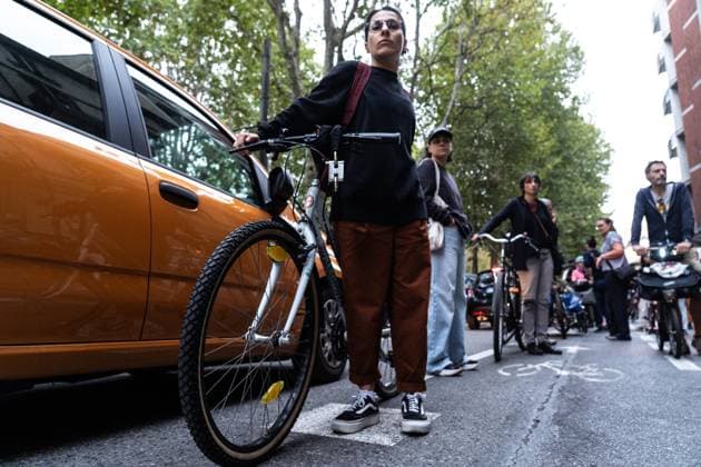 September 23, 2026, Turin, To, Italy: A human bike path to raise awareness about cycling deaths and accidents. Yesterday, Tuesday, September 22, a seven-year-old boy died while cycling to school. Turin, September 23, 2026. Turin Italy  - ZUMAa289 20260923_zia_a289_013 Copyright: xSelenexDanielex xAgfx