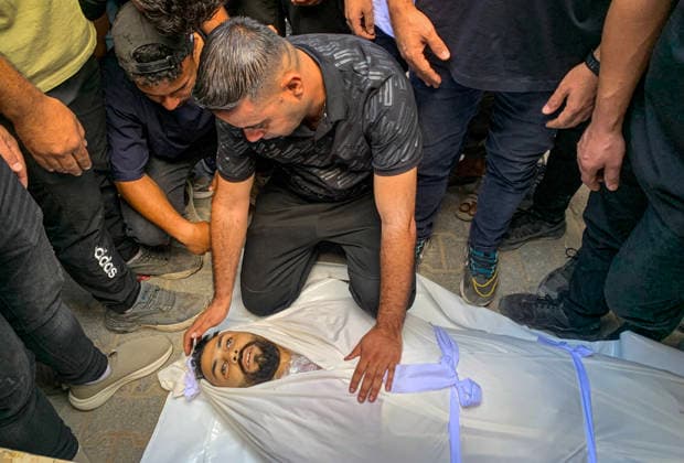 Mourners Bid Farewell to Two Palestinians at al-Shifa Hospital Mourners bid farewell to the bodies of two Palestinians at al-Shifa Hospital in Gaza City on September 23, 2026, after they were killed in an Israeli attack in the al-Nafq area. Photo by Mohammed Salha apaimages Gaza Gaza Strip Palestinian Territory 230926_Gaza_MS_00(24) Copyright: xapaimagesxMohammedxSalhax xapaimagesx