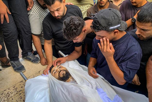 Mourners Bid Farewell to Two Palestinians at al-Shifa Hospital Mourners bid farewell to the bodies of two Palestinians at al-Shifa Hospital in Gaza City on September 23, 2026, after they were killed in an Israeli attack in the al-Nafq area. Photo by Mohammed Salha apaimages Gaza Gaza Strip Palestinian Territory 230926_Gaza_MS_00(20) Copyright: xapaimagesxMohammedxSalhax xapaimagesx
