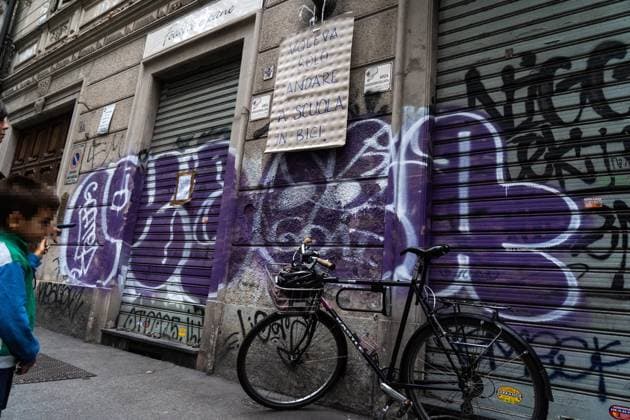 September 23, 2026, Turin, To, Italy: A human bike path to raise awareness about cycling deaths and accidents. Yesterday, Tuesday, September 22, a seven-year-old boy died while cycling to school. Turin, September 23, 2026. Turin Italy  - ZUMAa289 20260923_zia_a289_023 Copyright: xSelenexDanielex xAgfx