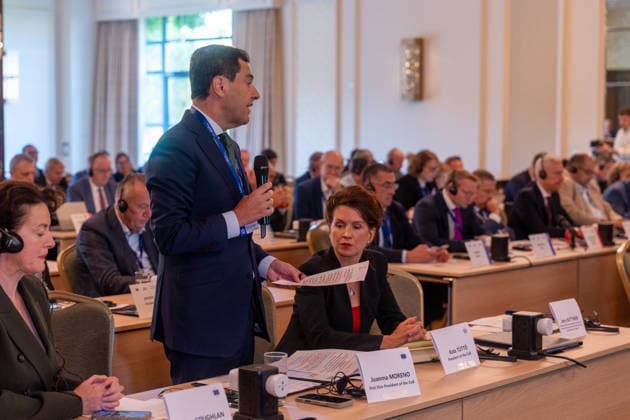 Moreno Participates in the Meeting of the European Committee of the Regions in Ireland This Wednesday The president of the Regional Government of Andalusia, Juanma Moreno, is speaking at the meeting of the Bureau of the Committee of the Regions (CoR) being held in the city of Mullingar, in Ireland. On September 23, 2026, in Mullingar, Ireland, the meeting of the Bureau of the European Committee of the Regions in Mullingar was held under the theme Prosperous and Sustainable Communities: Building a Europe That Works for All Territories, where Juanma Moreno participated in two debates. The first focused on the competitiveness, innovation, and economic resilience of Europe’s territories, and the second will revolve around access to housing, Copyright: xFranciscoxJ.xOlmox 7793293