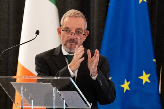 Moreno is participating this Wednesday in Ireland in the meeting of the European Committee of the Regions. Irish Minister of State Jerry Buttimer is speaking at the meeting of the Bureau of the Committee of the Regions (CoR) being held in the city of Mullingar, in Ireland. September 23, 2026, in Mullingar, Ireland. The meeting of the Bureau of the European Committee of the Regions in Mullingar was held under the theme Prosperous and Sustainable Communities: Building a Europe That Works for All Territories, where Juanma Moreno participated in two debates. The first focused on the competitiveness, innovation, and economic resilience of Europe’s territories, and the second will revolve around access to housing, especially among young people  Copyright: xFranciscoxJ.xOlmox 7793308
