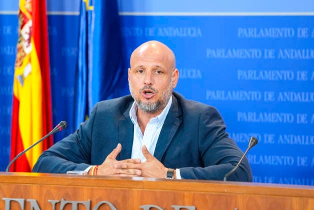 Press conference by spokespersons for the parliamentary groups in the Andalusian Parliament. The deputy spokesperson for the VOX Parliamentary Group, Rodrigo Alonso, during the round of press conferences by spokespeople for the parliamentary groups in the Andalusian Parliament September 23, 2026, in Seville, Andalusia, Spain The spokespeople for the parliamentary groups gather in the press room to address the media on a regular basis September 23, 2026, Seville, Andalusia, Spain  Copyright: xJoaquinxCorcherox 7793463
