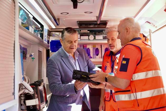 Presentation in Málaga of the new tablets for the 061 Health Emergency Services of Andalusia The First Vice President of the Regional Government and Minister of the Presidency, Health and Emergencies, Antonio Sanz 1d, inspects the new tablets for the 061 Health Emergency Services of Andalusia. September 23, 2026, in Málaga, Andalusia, Spain. SEPTEMBER 23, 2026, in Málaga, Andalusia, Spain Málaga, Andalusia, Spain Spain Copyright: xÃlexxZeax 7793522