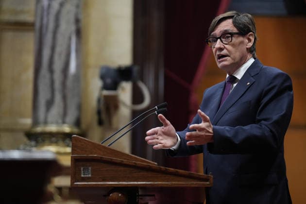 Illa Appears Before the Catalan Parliament Regarding the 2025 PISA Tests Salvador Illa, president of the Generalitat de Catalunya, speaks during a plenary session at the Catalan Parliament on September 23, 2026, in Barcelona, Catalonia, Spain. Illa is appearing before the Catalan Parliament today at his own request following the crisis that has erupted in the Department of Education due to an error in the sample that excluded Catalonia from the PISA report results. SEPTEMBER 23, 2026 Barcelona, Catalonia Barcelona, Catalonia, Spain Copyright: xDavidxZorrakinox 7793529