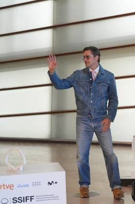 Screening of the film *In the Heart of the Beast* at the San Sebastián Film Festival Actor Brad Pitt during the screening of the film *In the Heart of the Beast* at the San Sebastián Film Festival, held at the Kursaal Conference Center on September 23, 2026, in San Sebastián, Guipúzcoa, Basque Country, Spain. The plot revolves around the unbreakable bond, shared traumas, and the extreme struggle for survival between a retired soldier and his faithful canine companion. SEPTEMBER 23, 2026 San Sebastián, Guipúzcoa, Basque Country, Spain  Copyright: xUnanuex 7793702
