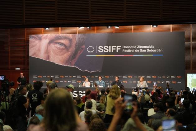 Presentation of the film *In the Heart of the Beast* at the San Sebastián Film Festival I D Producer Olivia Hamilton, actor Brad Pitt, and director David Ayer hold a press conference during the presentation of the film *In the Heart of the Beast* at the San Sebastián Film Festival, at the Kursaal Conference Center, on September 23, 2026, in San Sebastián, Guipúzcoa, Basque Country, Spain. The plot revolves around the unbreakable bond, shared traumas, and the extreme struggle for survival between a retired soldier and his faithful canine companion. SEPTEMBER 23, 2026 San Sebastián, Guipúzcoa, Basque Country, Spain  Copyright: xUnanuex 7793738