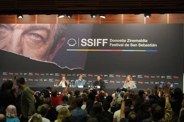 Presentation of the film *In the Heart of the Beast* at the San Sebastián Film Festival I D Producer Olivia Hamilton, actor Brad Pitt, and director David Ayer hold a press conference during the presentation of the film *In the Heart of the Beast* at the San Sebastián Film Festival, at the Kursaal Congress Center, on September 23, 2026, in San Sebastián, Guipúzcoa, Basque Country, Spain. The plot revolves around the unbreakable bond, shared traumas, and the extreme struggle for survival between a retired soldier and his faithful canine companion. SEPTEMBER 23, 2026 San Sebastián, Guipúzcoa, Basque Country, Spain  Copyright: xUnanuex 7793739