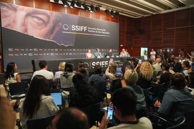 Presentation of the film *In the Heart of the Beast* at the San Sebastián Film Festival I D Producer Olivia Hamilton, actor Brad Pitt, and director David Ayer hold a press conference during the presentation of the film *In the Heart of the Beast* at the San Sebastián Film Festival, at the Kursaal Congress Center, on September 23, 2026, in San Sebastián, Guipúzcoa, Basque Country, Spain. The plot revolves around the unbreakable bond, shared traumas, and the extreme struggle for survival between a retired soldier and his faithful canine companion. SEPTEMBER 23, 2026 San Sebastián, Guipúzcoa, Basque Country, Spain  Copyright: xUnanuex 7793740