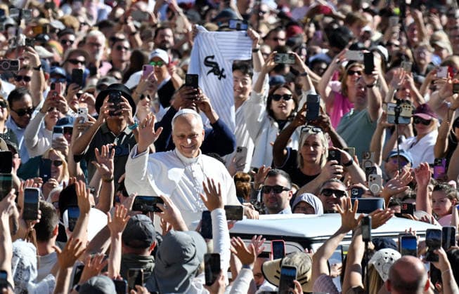 Pope Leo XIV Leads The General Audience - Vatican Pope Leo XIV attends the weekly general audience in Saint Peter’s square, Vatican on September 23, 2026. Photo by Eric Vandeville ABACAPRESS.COM Vatican Vatican (or Holy See)  Copyright: xVandevillexEric ABACAx