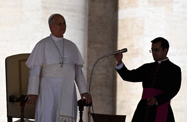 Pope Leo XIV Leads The General Audience - Vatican Pope Leo XIV attends the weekly general audience in Saint Peter’s square, Vatican on September 23, 2026. RIGHT: Edgard Ivan Rimaycuna Inga, pope’s private secretary. Photo by Eric Vandeville ABACAPRESS.COM Vatican Vatican (or Holy See)  Copyright: xVandevillexEric ABACAx
