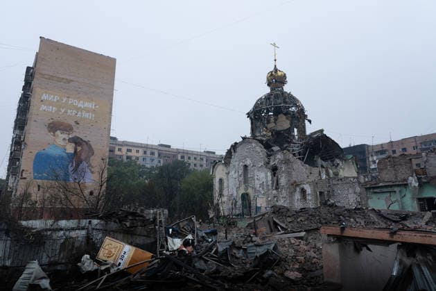 September 23, 2026, Kramatorsk, Donetsk Oblast, Ukraine: The aftermath of a Russian KAB aerial bomb strike that damaged a church and residential buildings in the frontline city of Kramatorsk, Donetsk region. Multiple people were injured in the attack. Kramatorsk Ukraine  - ZUMAm350 20260923_zip_m350_004 Copyright: xCameronxJones-Manleyx