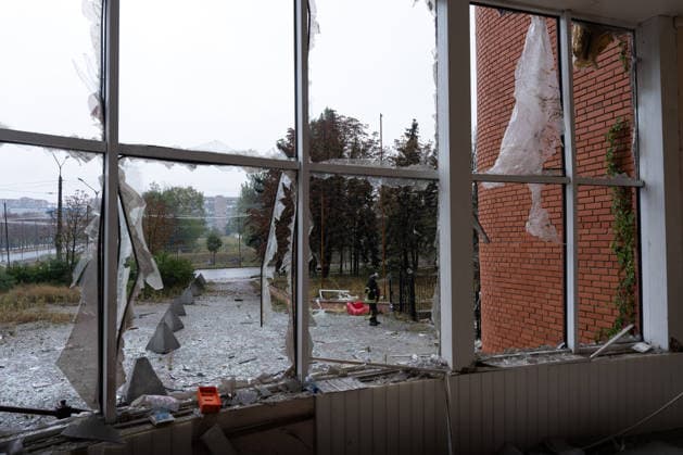 September 23, 2026, Kramatorsk, Donetsk Oblast, Ukraine: The aftermath of a Russian KAB aerial bomb strike that damaged a church and residential buildings in the frontline city of Kramatorsk, Donetsk region. Multiple people were injured in the attack. Kramatorsk Ukraine  - ZUMAm350 20260923_zip_m350_011 Copyright: xCameronxJones-Manleyx