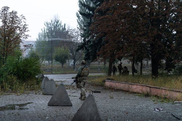 September 23, 2026, Kramatorsk, Donetsk Oblast, Ukraine: The aftermath of a Russian KAB aerial bomb strike that damaged a church and residential buildings in the frontline city of Kramatorsk, Donetsk region. Multiple people were injured in the attack. Kramatorsk Ukraine  - ZUMAm350 20260923_zip_m350_007 Copyright: xCameronxJones-Manleyx