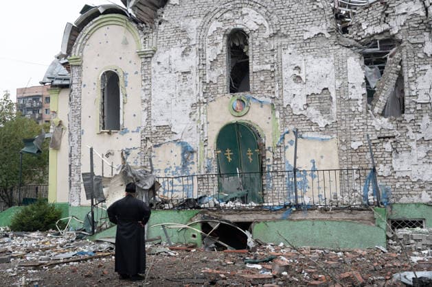 September 23, 2026, Kramatorsk, Donetsk Oblast, Ukraine: The aftermath of a Russian KAB aerial bomb strike that damaged a church and residential buildings in the frontline city of Kramatorsk, Donetsk region. Multiple people were injured in the attack. Kramatorsk Ukraine  - ZUMAm350 20260923_zip_m350_031 Copyright: xCameronxJones-Manleyx